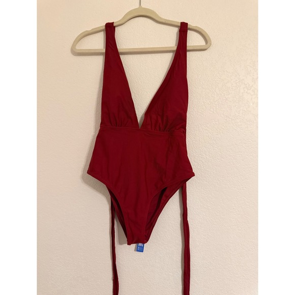 Cupshe Other - Cupshe Womens Burgundy Deep V-Neck Tie Backless One Piece‎ Swimsuit Size M NEW
